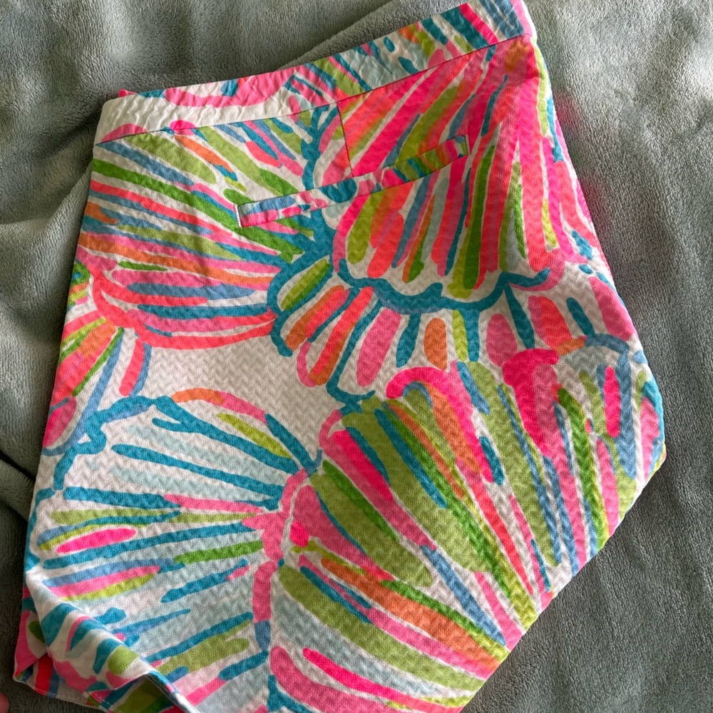 Lilly Pulitzer- Adie short - Picture 4 of 5